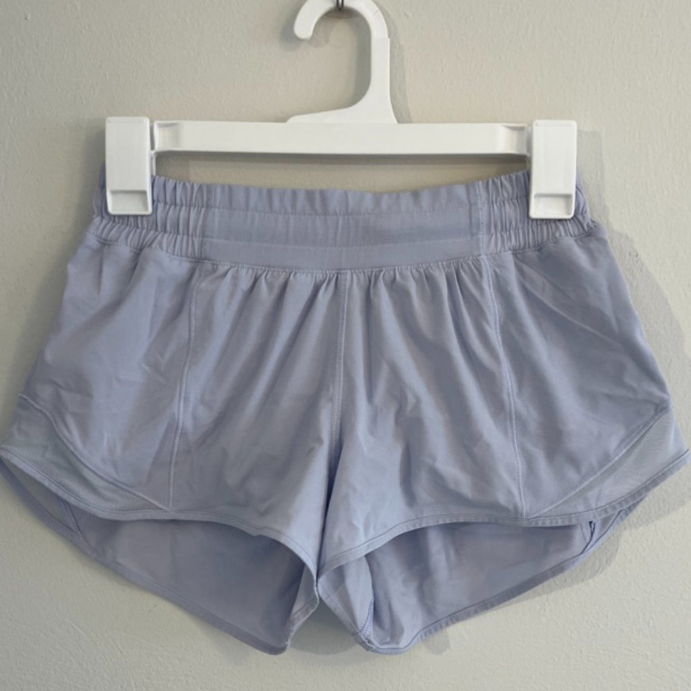 Lululemon Women's Lilac Hotty Hot Shorts 2.5" Size 6